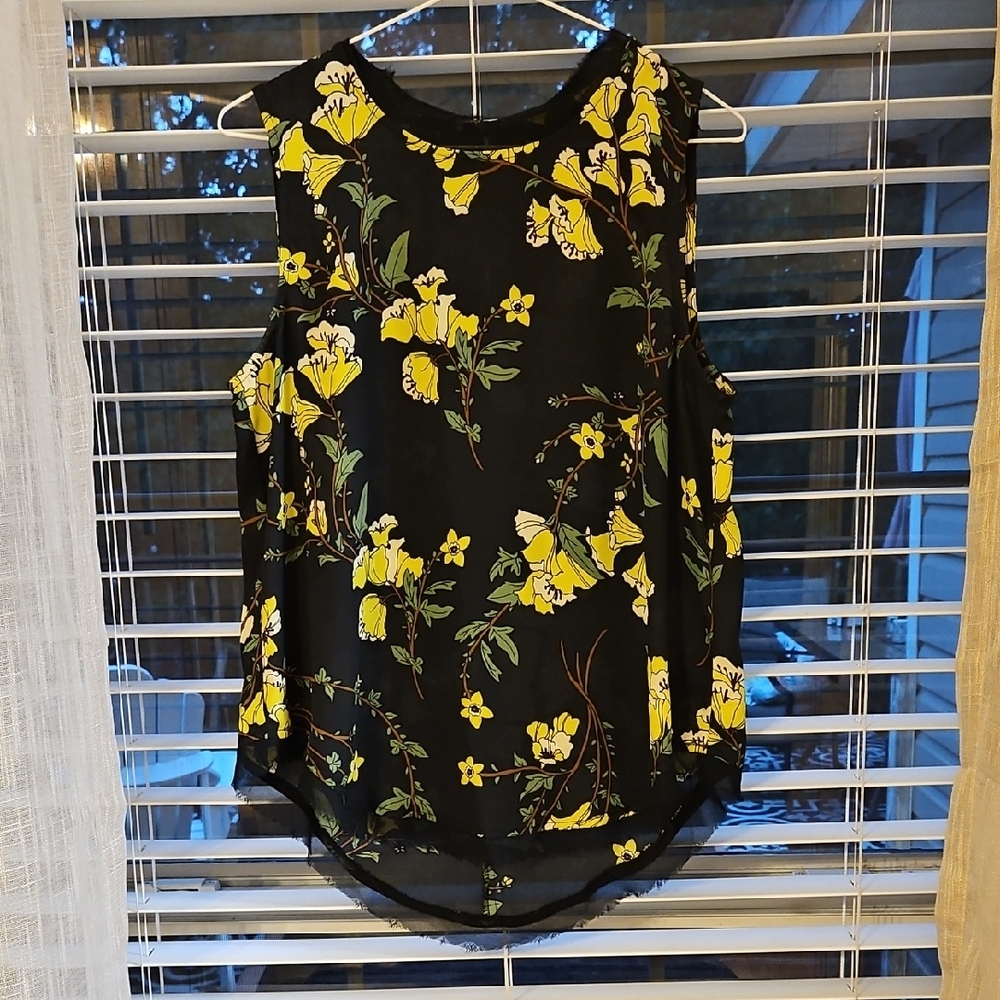 4/$10 Who What Wear Black and Yellow Floral Sleeveless Blouse